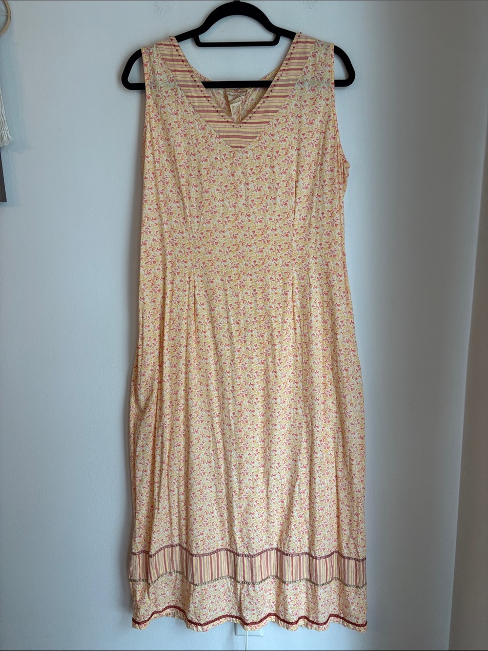 April Cornell Vintage Floral Sleeveless beaded V-Neck cotton Dress Women Large